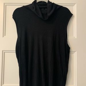 Banana Republic sleeveless turtleneck